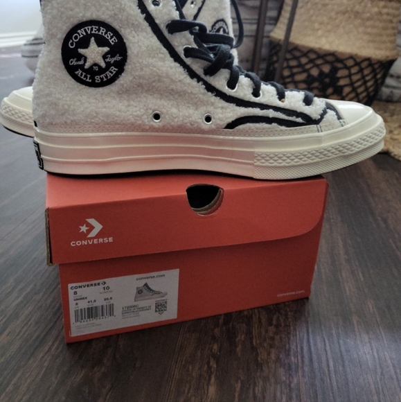 Converse - Picture 2 of 6